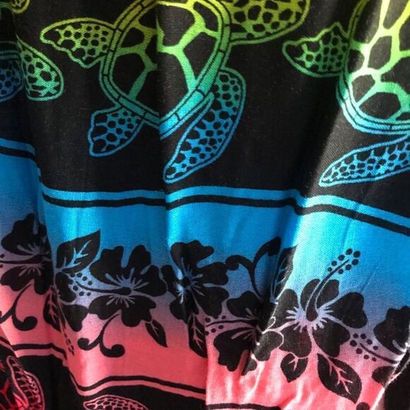 Island Beach Resort Pants in bright, vibrant colors - Picture 3 of 8